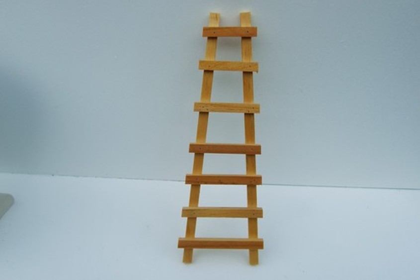 приставная лестница из дерева своими руками