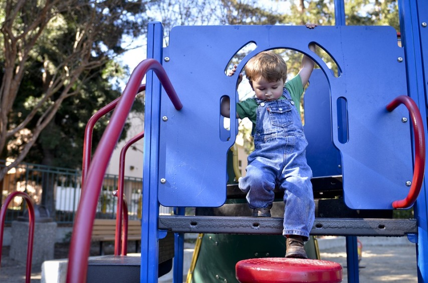Оплата детской площадки: должны ли платить жильцы?