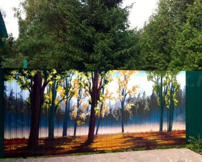 Рисунок на заборе